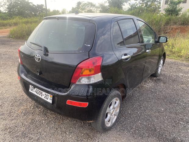 Toyota Vitz 1.0 FWD 3dr 2010 Black