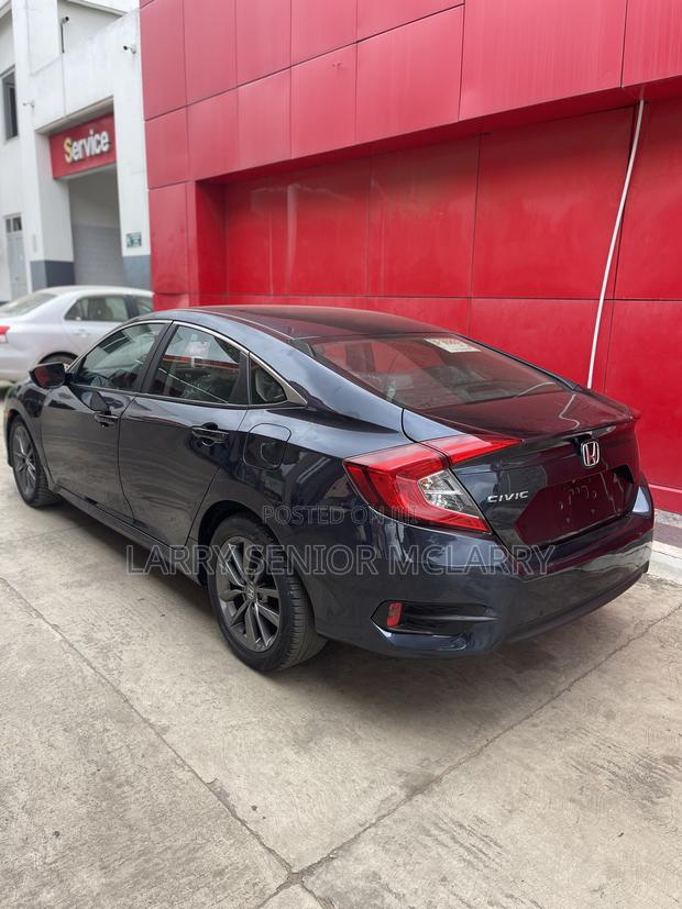 Honda Civic LX 4dr Sedan (2.0L 4cyl) 2016 Gray