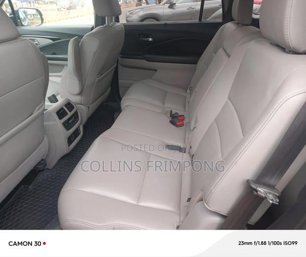 Honda CR-V 2019 Blue