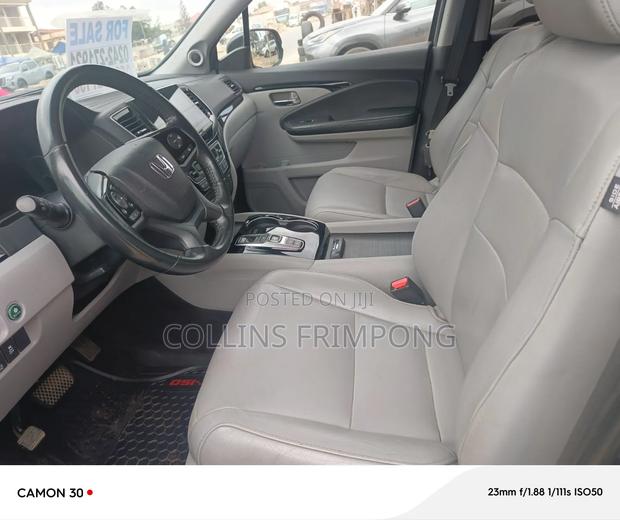 Honda CR-V 2019 Blue