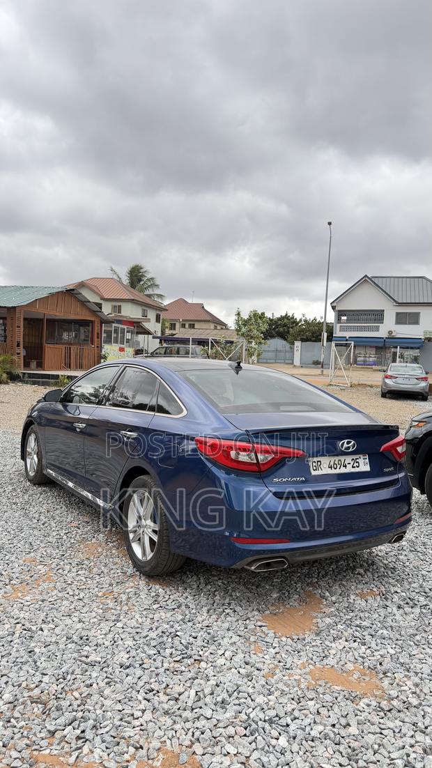 Hyundai Sonata Limited Sedan FWD (2.4L 4cyl 6A) 2016 Blue