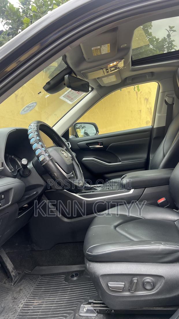Toyota Highlander XLE AWD 2023 Black