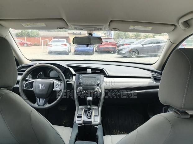 Honda Civic LX 4dr Sedan (2.0L 4cyl) 2016 Gray