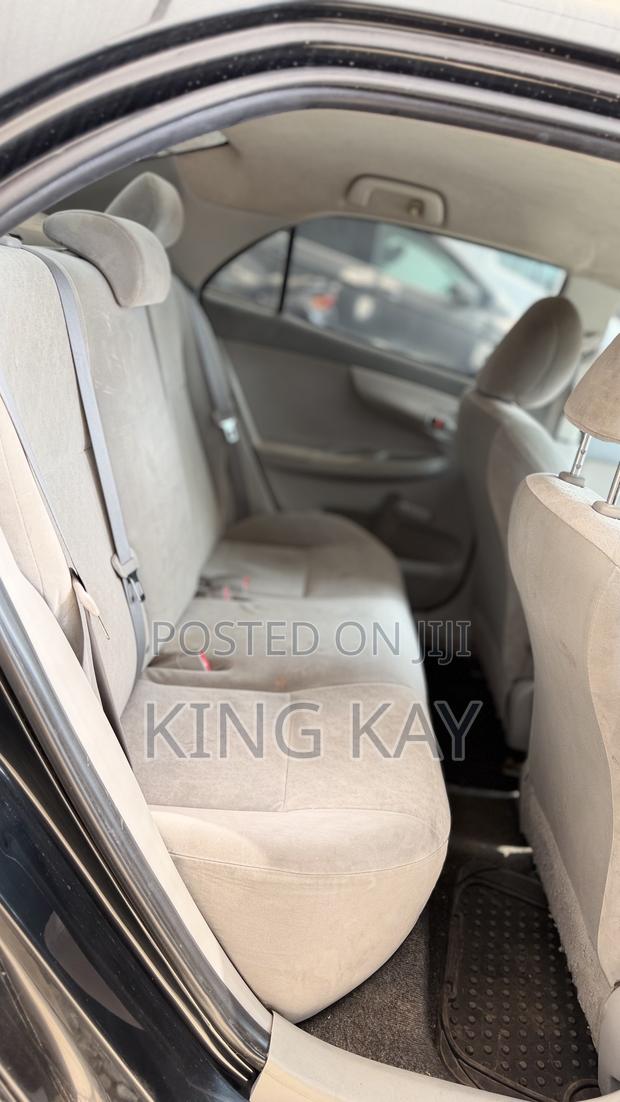 Toyota Corolla LE 4dr Sedan (1.8L 4 cyl 4A) 2009 Gray