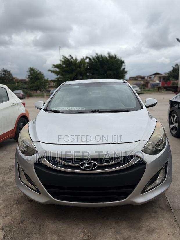 Hyundai Elantra Limited 4dr Sedan (1.8L 4cyl 6A) 2015 Silver