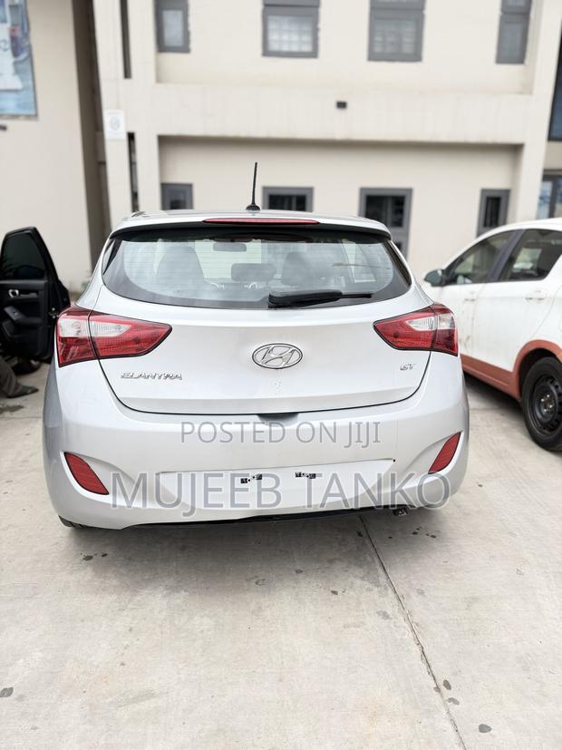 Hyundai Elantra Limited 4dr Sedan (1.8L 4cyl 6A) 2015 Silver