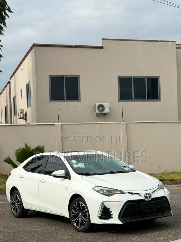 Toyota Corolla S 4dr Sedan (1.8L 4cyl CVT) 2016 White