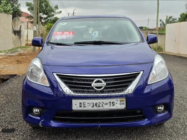 Nissan Versa 2013 Blue