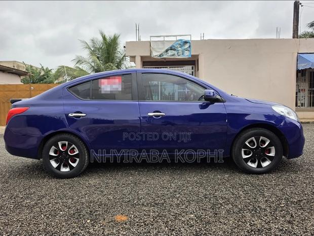 Nissan Versa 2013 Blue