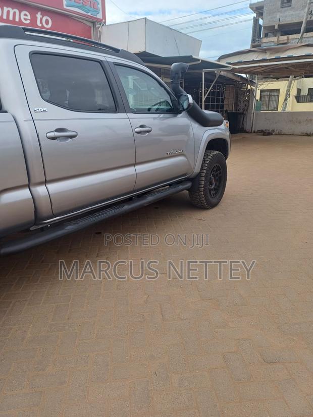 Toyota Tacoma 2017 Gray
