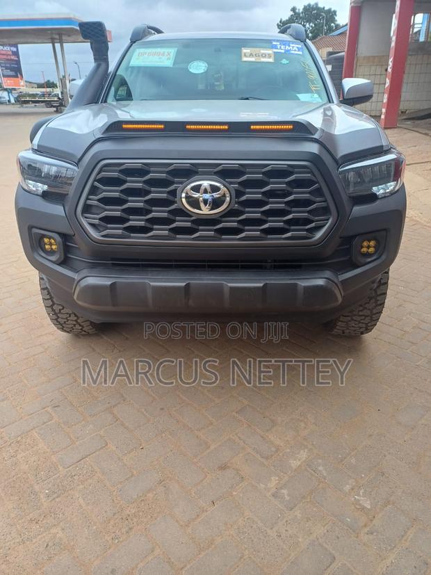 Toyota Tacoma 2017 Gray