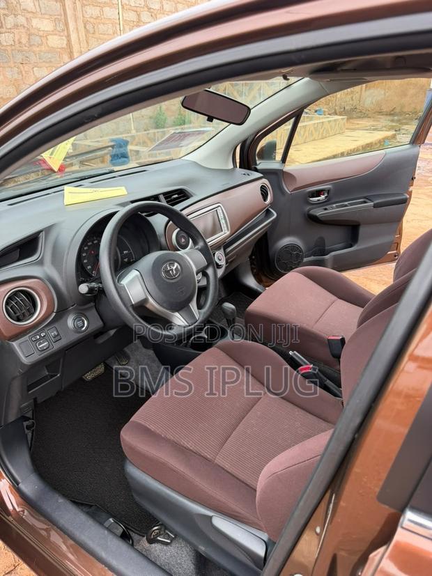 Toyota Vitz 2012 Burgundy