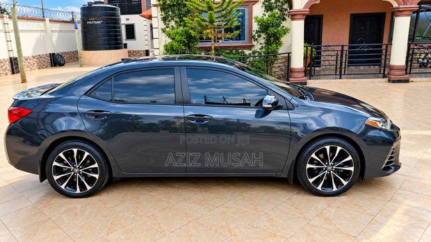 Toyota Corolla XSE 4dr Sedan (1.8L 4cyl CVT) 2017 Gray