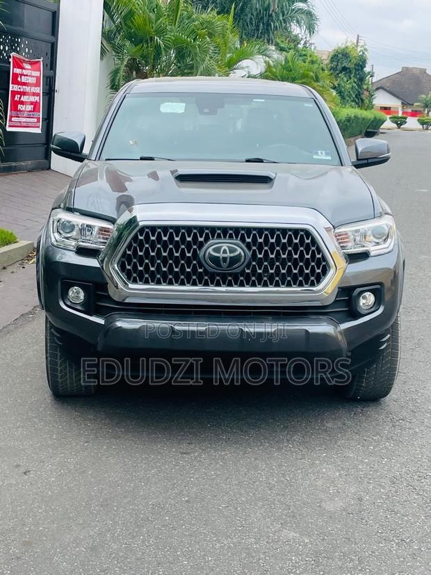 Toyota Tacoma TRD Sport 2019 Gray