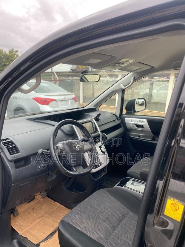 Toyota Voxy 2014 Black