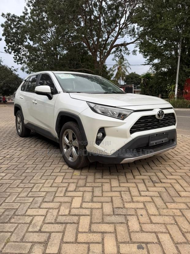 Toyota RAV4 Limited FWD 2023 White