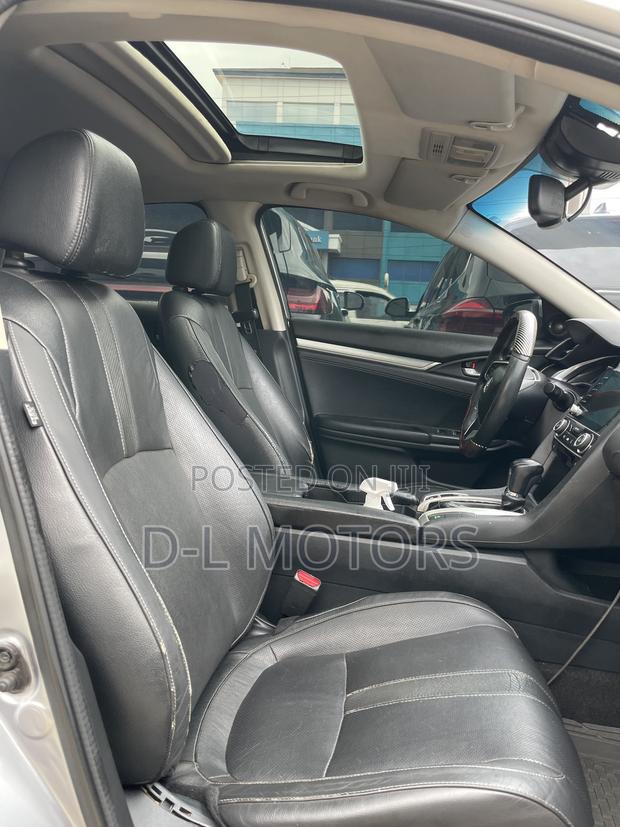 Honda Civic Touring 4dr Sedan (1.5L 4cyl) 2017 Silver