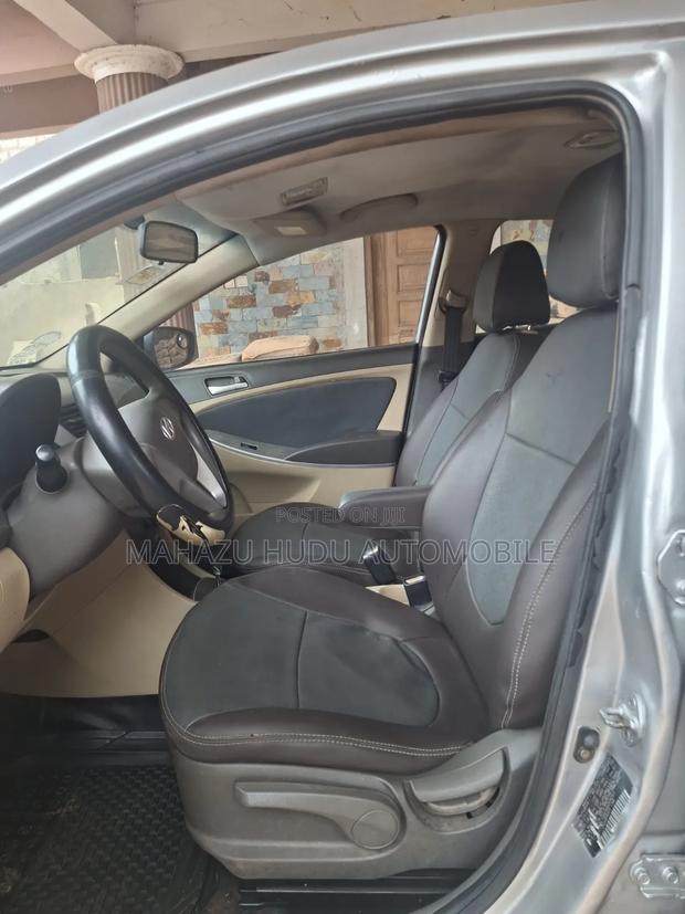 Hyundai Accent SE 2013 Silver