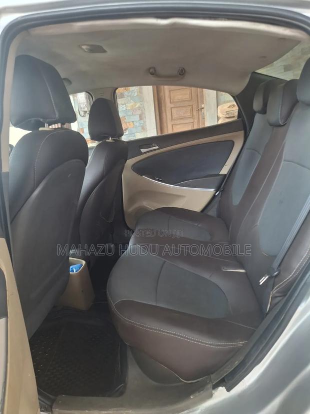 Hyundai Accent SE 2013 Silver