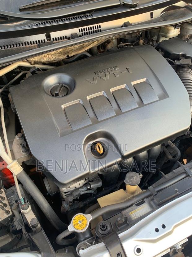 Toyota Corolla LE 4dr Sedan (1.8L 4cyl CVT) 2016 Silver