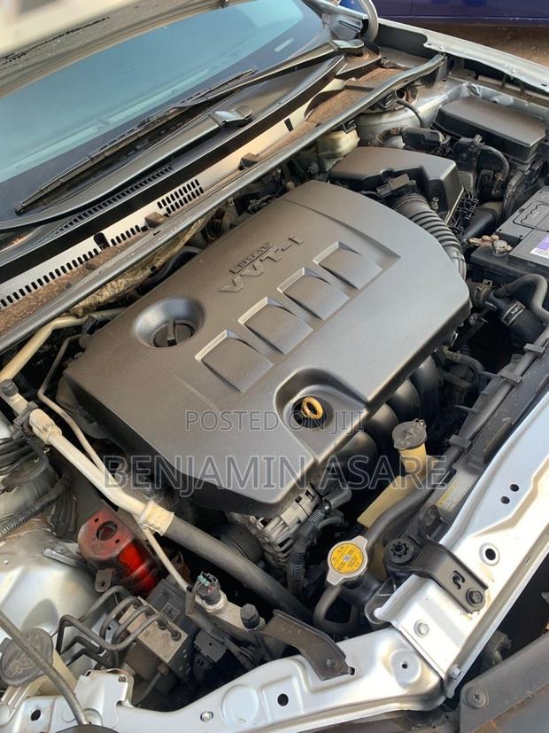 Toyota Corolla LE 4dr Sedan (1.8L 4cyl CVT) 2016 Silver