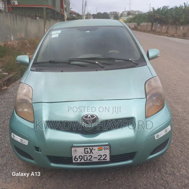 Toyota Vitz 1.3 FWD 3dr 2010 Green