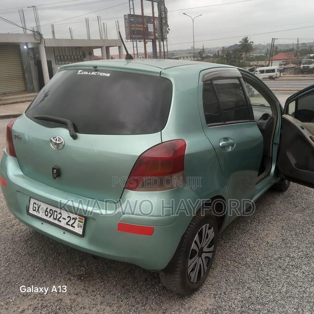 Toyota Vitz 1.3 FWD 3dr 2010 Green