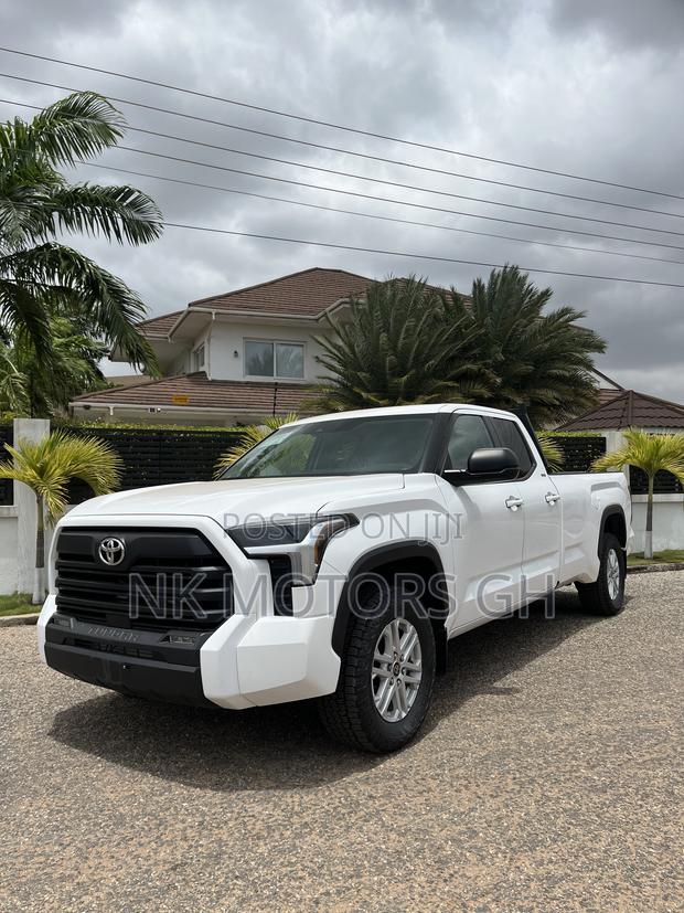 Toyota Tundra SR5 CrewMax 6.5' Bed 2024 White