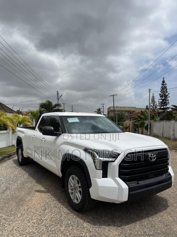 Toyota Tundra SR5 CrewMax 6.5' Bed 2024 White
