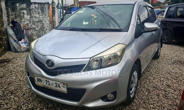 Toyota Vitz 2012 Silver