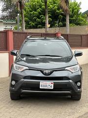 Toyota RAV4 XLE 4dr SUV AWD (2.5L 4cyl 6A) 2018 Gray for sale