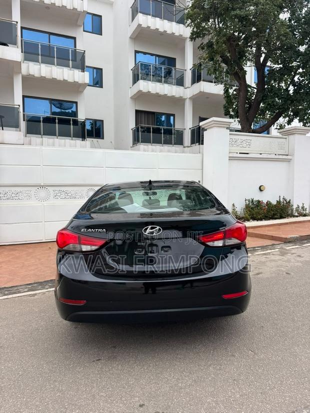 Hyundai Elantra SE Sedan FWD (1.8L 4cyl 6A) 2016 Black