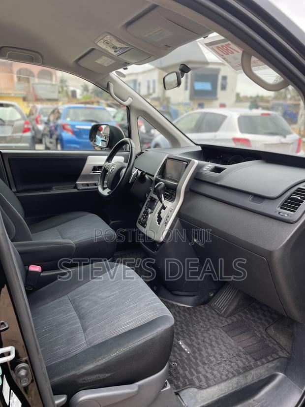 Toyota Voxy 2011 Black