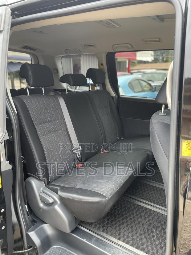 Toyota Voxy 2011 Black