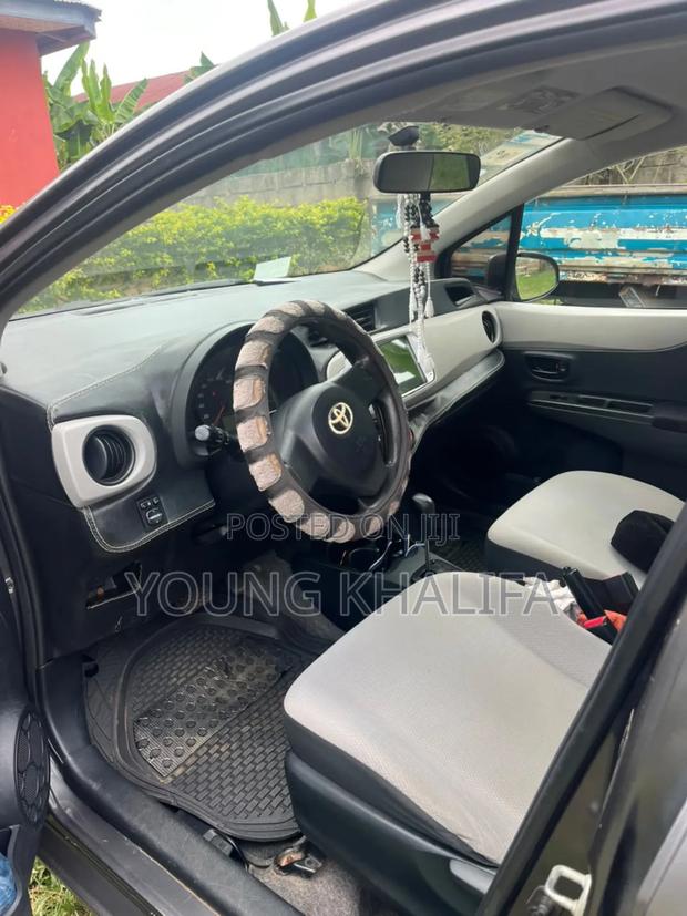 Toyota Vitz 2012 Gray