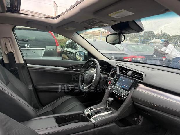 Honda Civic Touring 4dr Sedan (1.5L 4cyl) 2016 Silver