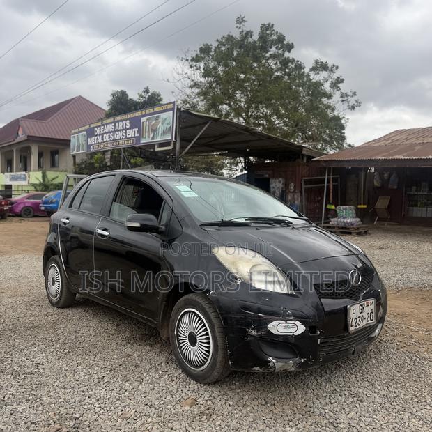 Toyota Vitz 1.0 FWD 3dr 2010 Black