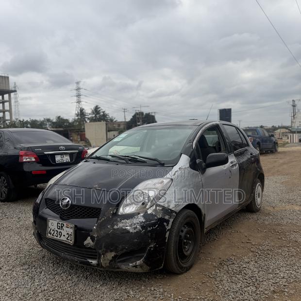 Toyota Vitz 1.0 FWD 3dr 2010 Black