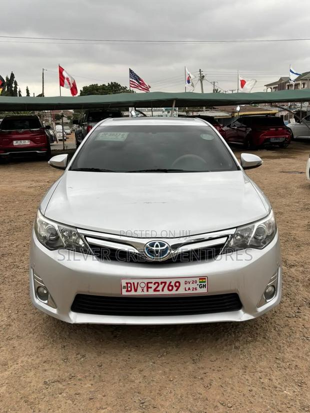 Toyota Camry XLE 4dr Sedan (2.5L 4cyl 6A) 2013 Gray