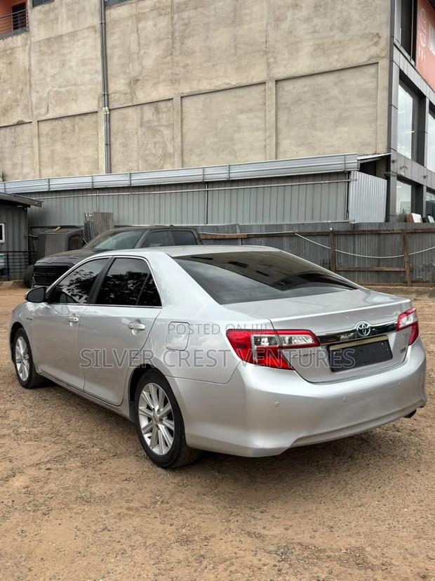Toyota Camry XLE 4dr Sedan (2.5L 4cyl 6A) 2013 Gray