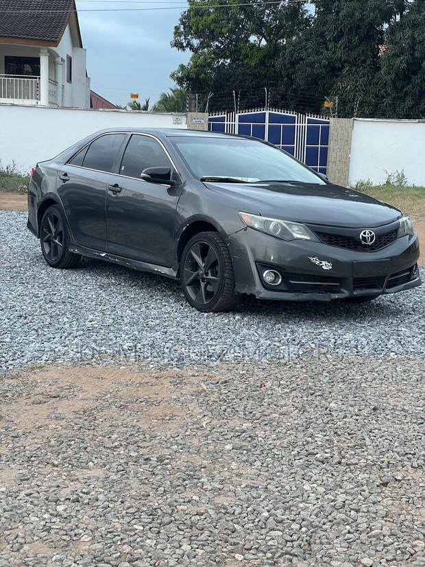 Toyota Camry 2014 Gray