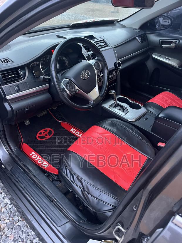 Toyota Camry SE 4dr Sedan (2.5L 4cyl 6A) 2014 Gray