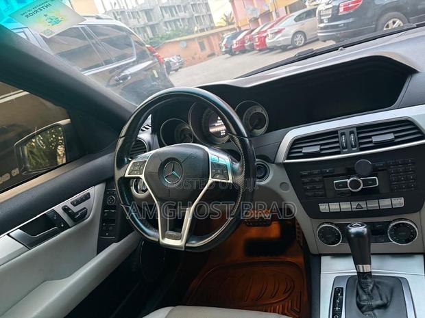 Mercedes-Benz C250 2014 Blue