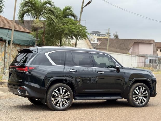 Lexus LX 600 2023 Black