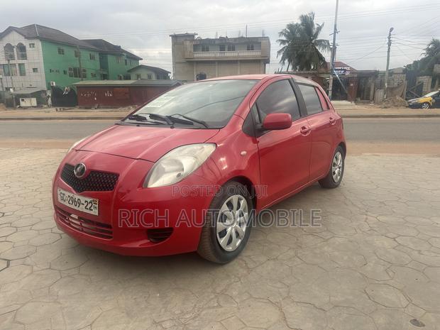 Toyota Vitz 1.5 FWD 5dr 2010 Red