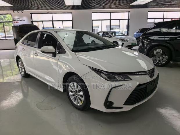 Toyota Corolla 2023 White