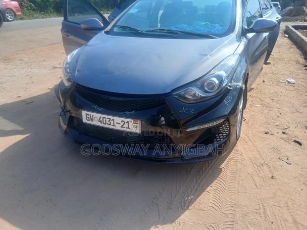 Hyundai Elantra Limited Sedan FWD (1.8L 4cyl 6A) 2016 Silver