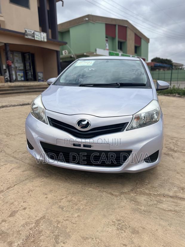 Toyota Vitz 1.3 AWD 5dr 2013 Silver