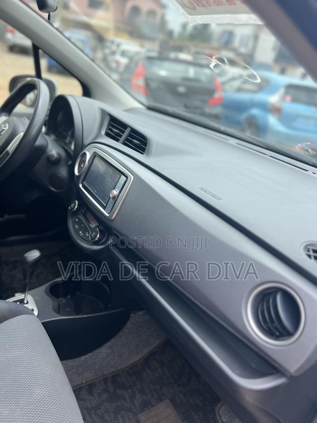 Toyota Vitz 1.3 AWD 5dr 2013 Silver