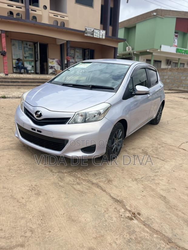Toyota Vitz 1.3 AWD 5dr 2013 Silver